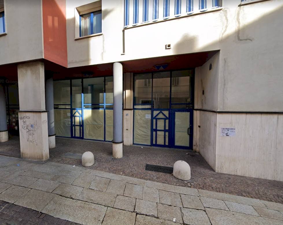 vetrina - Negozio via dei Guasco, 71, Alessandria - foto 1