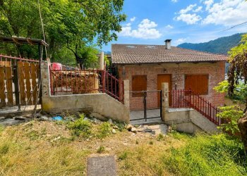 Casa semi indipendente Borgata Barneo, 9, Perrero - foto 1