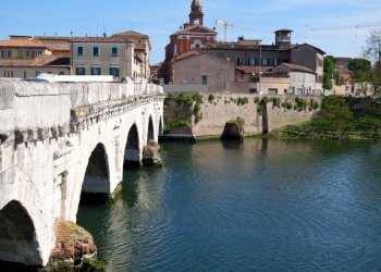 Ponte Tiberio.JPG - Locale Commerciale C.so D'Augusto 208, Rimini - foto 1