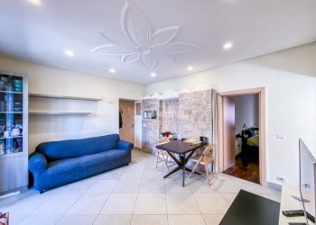 soggiorno - Appartamento Via Saverio Altamura 14, Napoli (zona Vomero) - foto 6