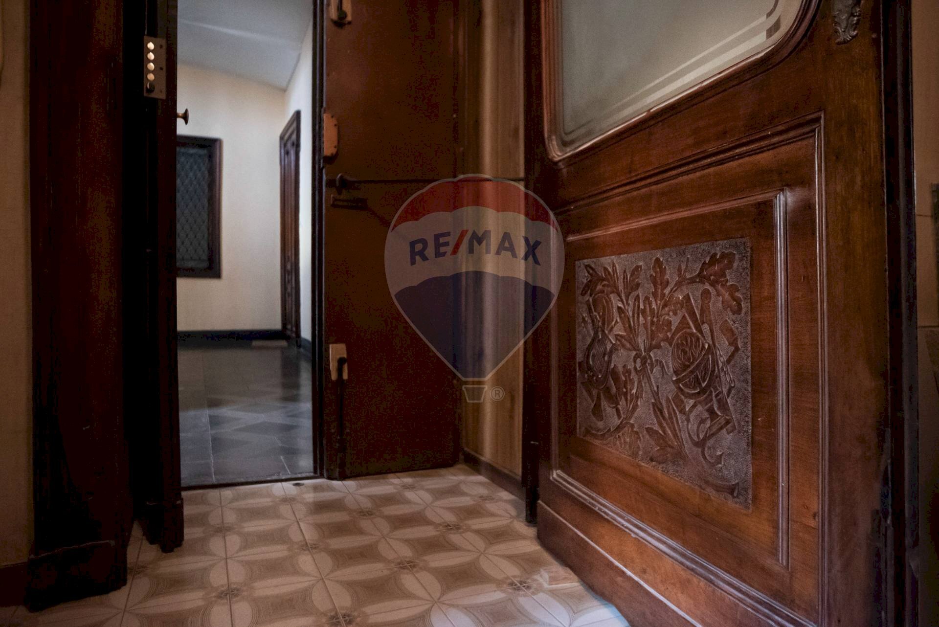 Three-room apartment Via Giuseppe Baretti, 8 
 San Salvario, Torino (neighborhood San Salvario) - photo 1