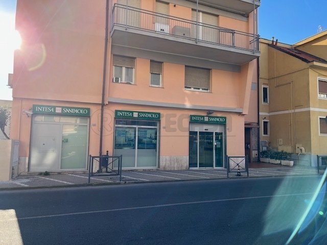 BANCA INTESA PIETRA LIGURE  (11).jpg - Townhouse Corso Italia 64, Pietra Ligure - photo 1