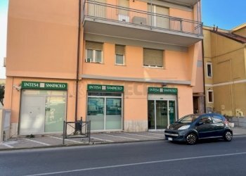 BANCA INTESA PIETRA LIGURE  (10).jpg - Terratetto - Terracielo Corso Italia 64, Pietra Ligure - foto 14