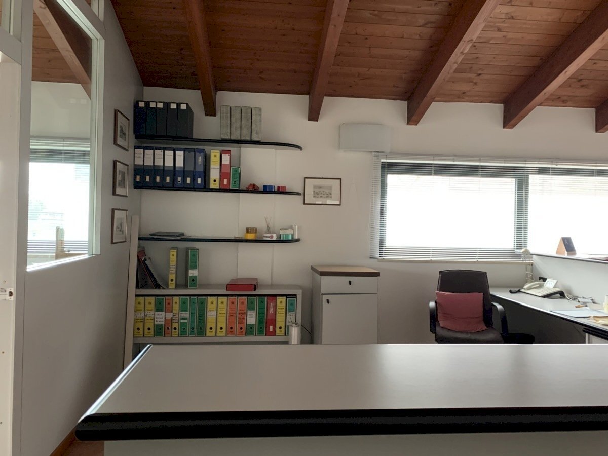 ufficio arredato 2.jpg - Office Via Esino 91/A, San Benedetto del Tronto - photo 2