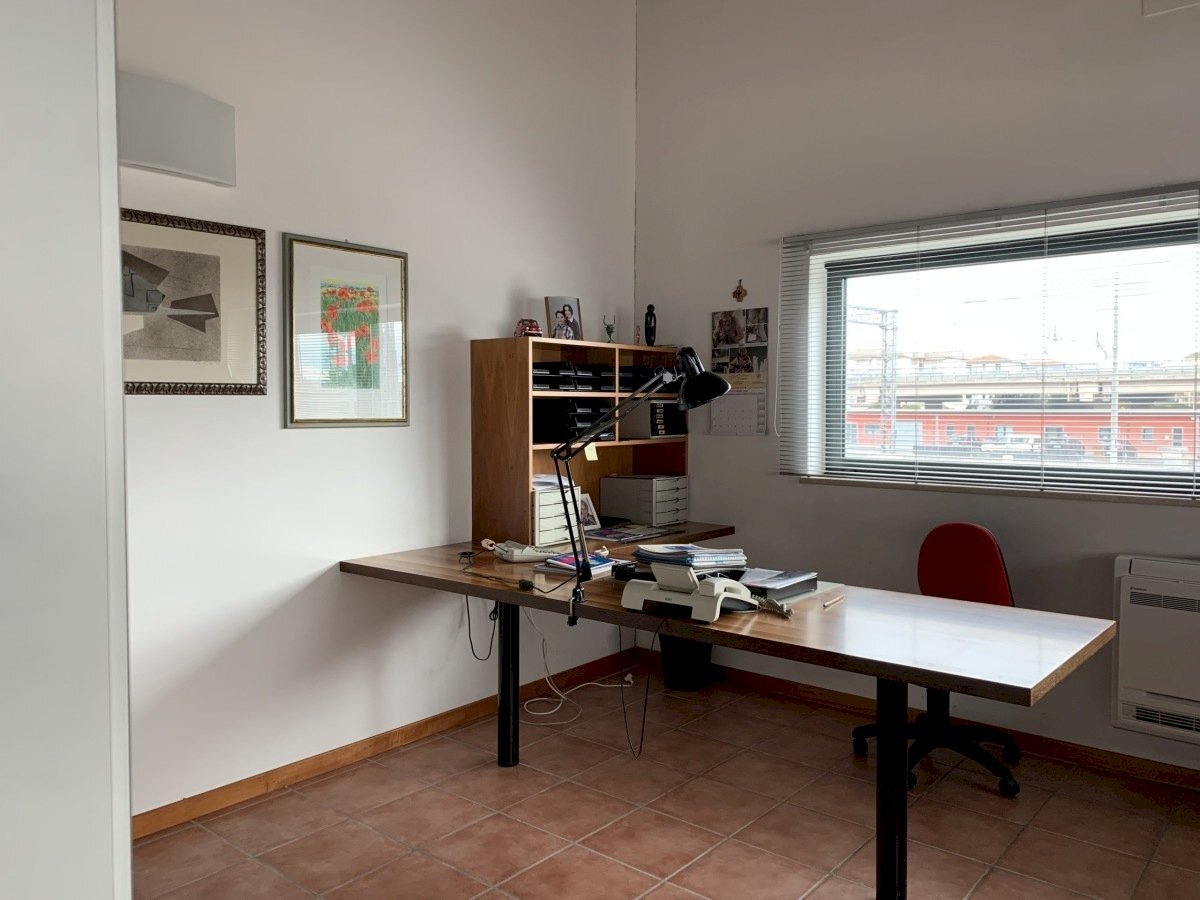ufficio arredato 3.jpg - Office Via Esino 91/A, San Benedetto del Tronto - photo 3