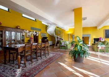 vendita rustico luccaPHOTO-2023-02-14-12-21-31 3.j - Villa Via di Villa Paola 335/F, Lucca - foto 1