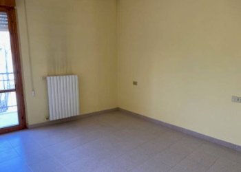 Four-room apartment Via Torre Mileto, San Nicandro Garganico - photo 8