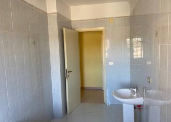 Four-room apartment Via Torre Mileto, San Nicandro Garganico - photo 13