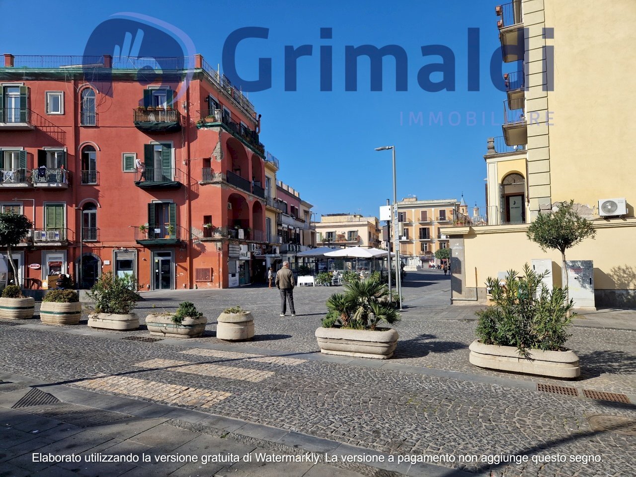 2.jpg - Locale Commerciale P.zza Della Repubblica 66, Pozzuoli - foto 1