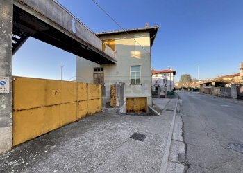 ESTERNI - Stabile - Palazzo Via Giuseppe Mazzini 25, Basiliano - foto 4