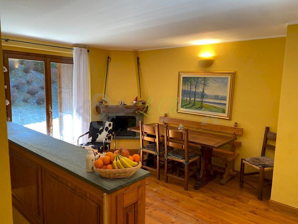 AFFITTO COURMAYEUR - ZONA PRANZO - Four-room apartment Route de Pallusieux 13, Prè-Saint-Didier - photo 3