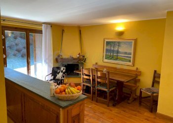 AFFITTO COURMAYEUR - ZONA PRANZO - Four-room apartment Route de Pallusieux 13, Prè-Saint-Didier - photo 3