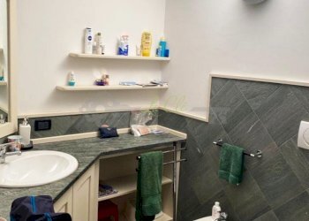 AFFITTO COURMAYEUR - BAGNO CON DOCCIA - Four-room apartment Route de Pallusieux 13, Prè-Saint-Didier - photo 24