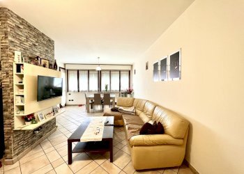 soggiorno - Appartamento Viale Guglielmo Marconi 163, Roncofreddo - foto 1