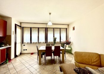 Soggiorno - Appartamento Viale Guglielmo Marconi 163, Roncofreddo - foto 3