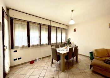 Soggiorno - Appartamento Viale Guglielmo Marconi 163, Roncofreddo - foto 4