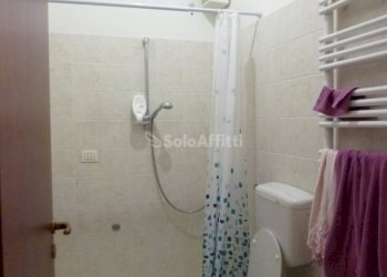 Bagno con doccia - Three-room apartment Macerata - photo 11