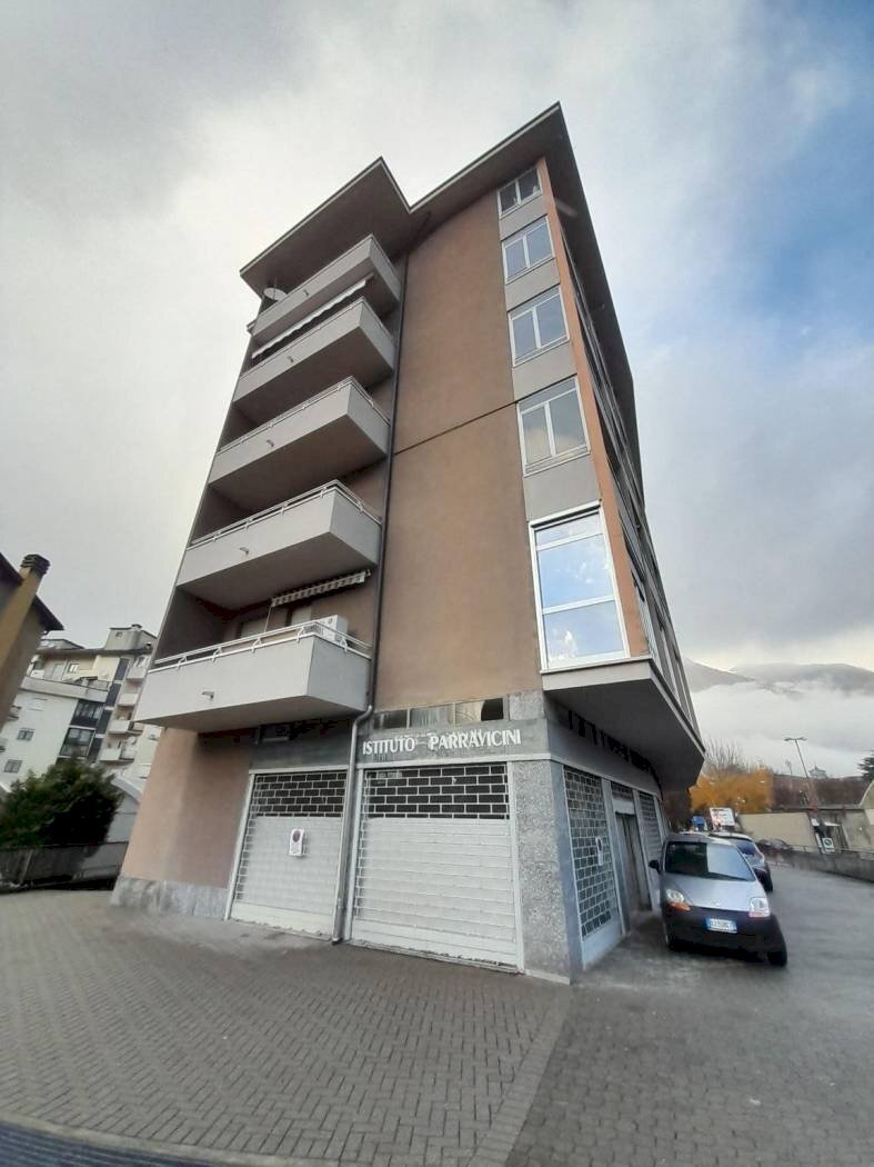 Negozio via Ezio Parolo, 40, Sondrio - foto 3