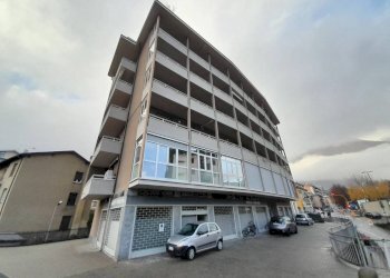 Negozio via Ezio Parolo, 40, Sondrio - foto 2