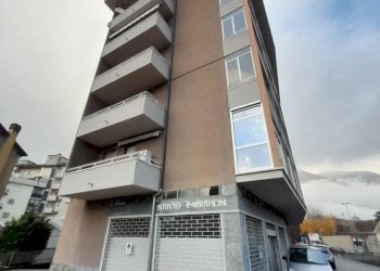 Negozio via Ezio Parolo, 40, Sondrio - foto 3