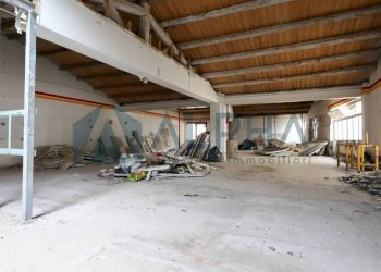 Interno non residenziale - Shop via Angelo Pasolini, Longiano - photo 1
