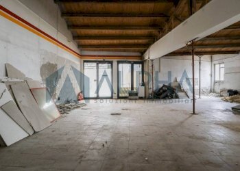 Interno non residenziale - Shop via Angelo Pasolini, Longiano - photo 4