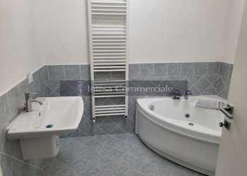 BAGNO CON VASCA - Villa Unifamiliare Collebeato - foto 13