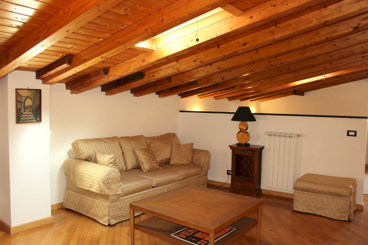 005 - Soggiorno.JPG - Three-room apartment Uscio - photo 2