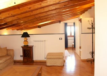 006 - Soggiorno.JPG - Three-room apartment Uscio - photo 3