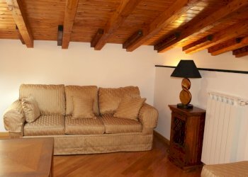 007 - Soggiorno.JPG - Three-room apartment Uscio - photo 4