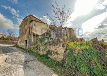 C74F2FA8-0389-47B0-AFA3-6480F13E1727.jpeg - Casa indipendente Cupramontana - foto 13