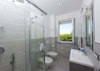 855929927.jpg - Appartamento Camaiore - foto 19