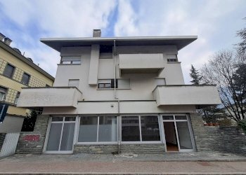 Shop Lungomallero Luigi Cadorna, 33, Sondrio - photo 2