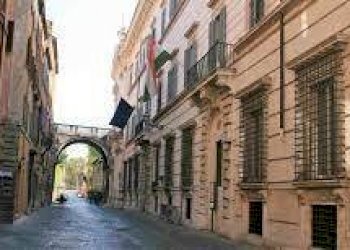 dintorni - Trilocale via del Mascherone, 4, Roma (zona Centro Storico) - foto 4