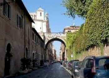 dintorni - Trilocale via del Mascherone, 4, Roma (zona Centro Storico) - foto 9