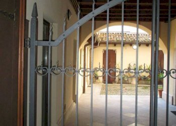 Ingresso - Bilocale via San Francesco d'Assisi, Brescia (zona Centro Storico) - foto 1