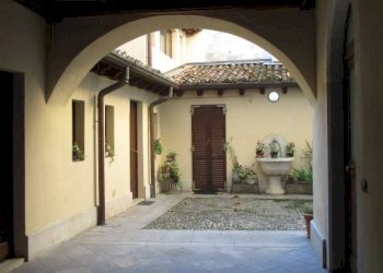 Cortile interno - Two-room apartment via San Francesco d'Assisi, Brescia (neighborhood Centro Storico) - photo 3