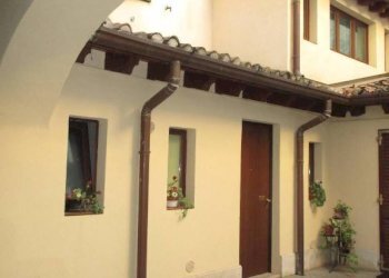 Cortile interno - Two-room apartment via San Francesco d'Assisi, Brescia (neighborhood Centro Storico) - photo 5