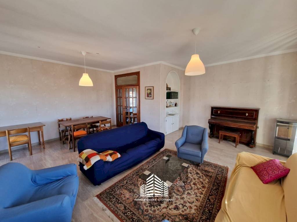 Salone - Non-buildable land via Crimea, 32, Bra - photo 1