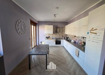 Cucina - Non-buildable land via Santa Croce, 5, Bra - photo 3