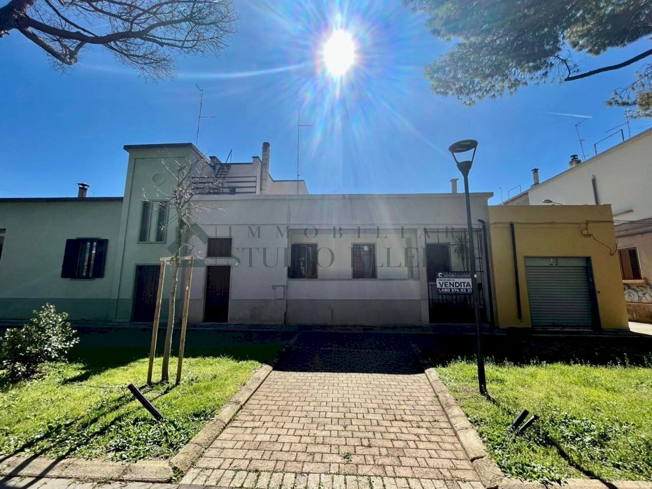 facciata - Villa Piazza Ingegner Nicola Andriola 3, Sannicandro di Bari - foto 1