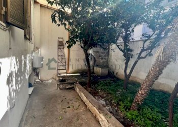 cortile interno - Villa Piazza Ingegner Nicola Andriola 3, Sannicandro di Bari - foto 16