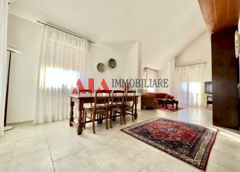 Salone - Attico Via Vittorio Veneto, Pontedera - foto 2