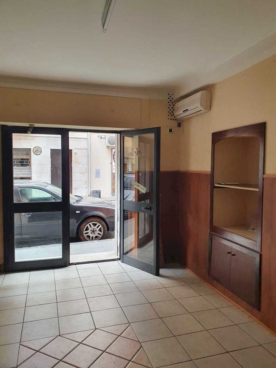 WhatsApp Image 2020-12-28 at 16.54.56(2).jpeg - Commercial Premises Piazza Ardito Pietro 32, Lamezia Terme - photo 1