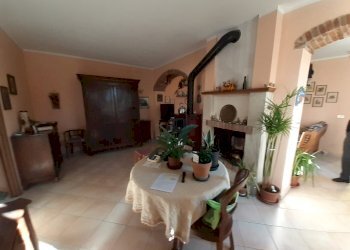 Farmhouse Albugnano - photo 13