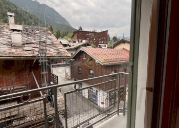 AFFITTO COURMAYEUR: balcone - Three-room apartment Via Roma, Courmayeur - photo 12