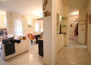 DSC_0130.JPG - Appartamento Fosdinovo - foto 13