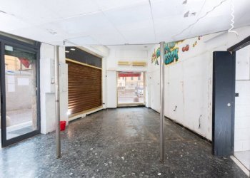 Interno - Negozio via Tomaso Ponsello, 2r, Genova (zona Bolzaneto) - foto 6