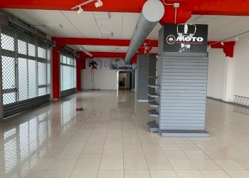 interno - Locale Commerciale via Ugo Lambertini, 1, Imola - foto 2