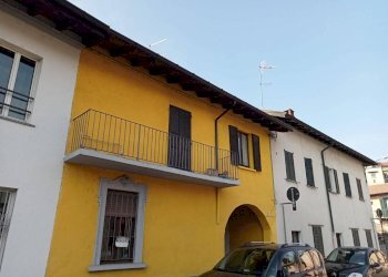 facciata - Bilocale via Cesare Battisti, 2, Besozzo - foto 1